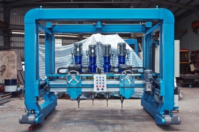 鑽孔機